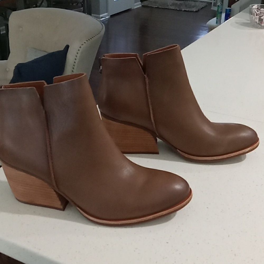 Kork Ease Chandra  round toe ankle boots w side slits & rear zipper size 11 NWT. - Picture 6 of 11